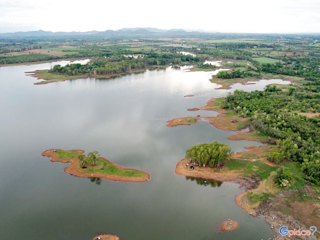 อ่างเก็บน้ำห้วยไม้เต็ง