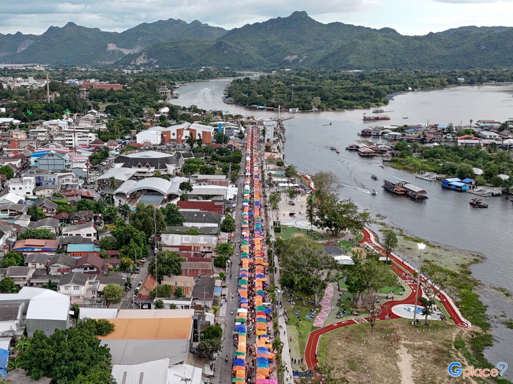 ตลาดถนนคนเดินสองแคว