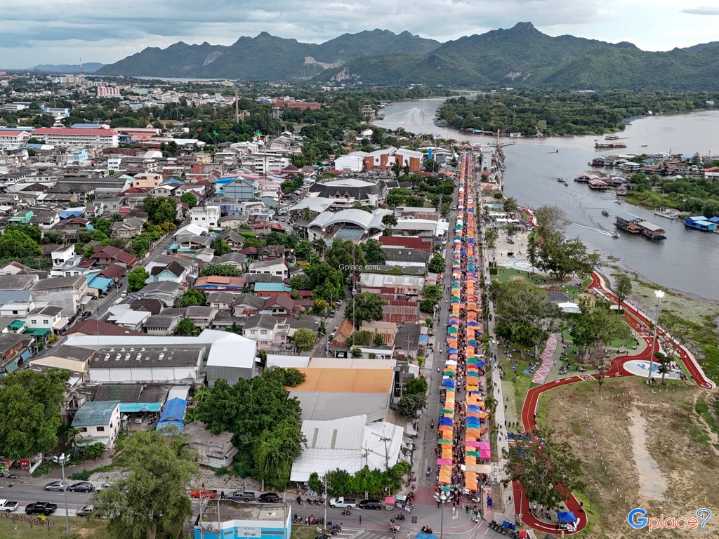 ตลาดถนนคนเดินสองแคว