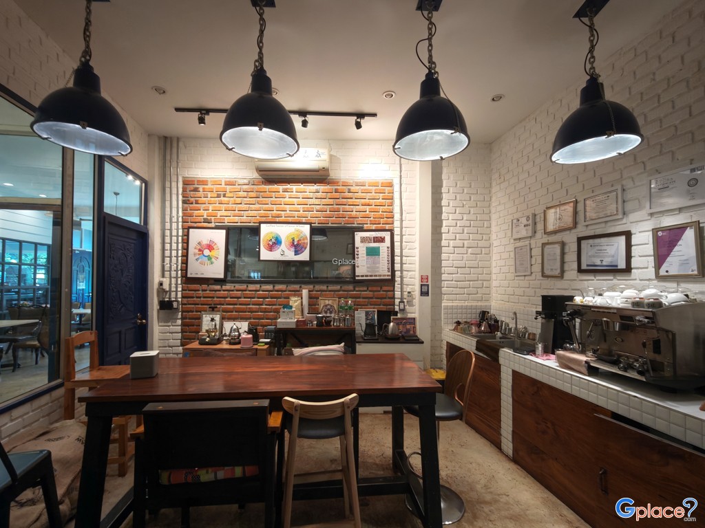 กัสจัง คาเฟ่ และโรงคั่วกาแฟ