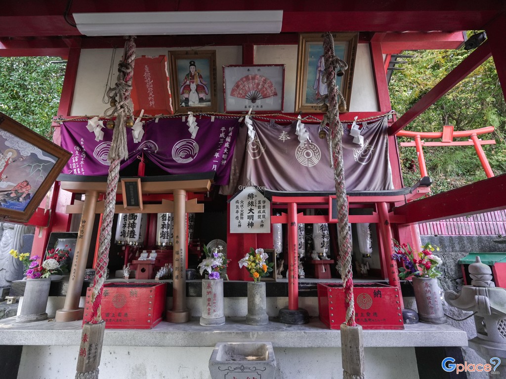 Kumamoto Castle Inari Shrine