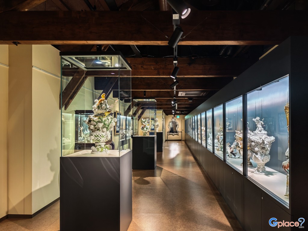 เฮาส์ ออฟ เวสเทิร์น อาร์ต