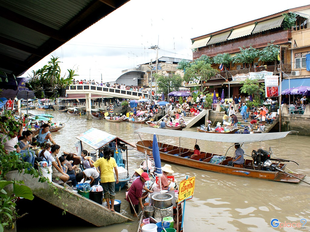 Amphawa Floating Market