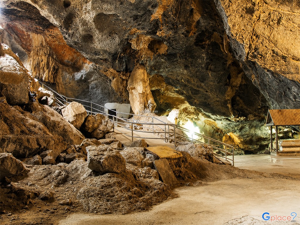 Tham Phu Phra
