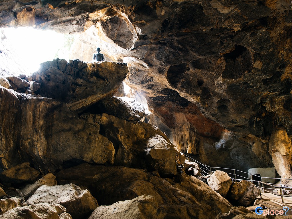 Tham Phu Phra