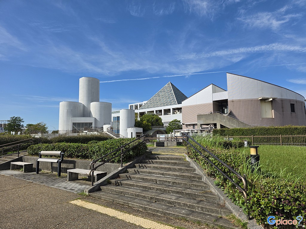 Port of Nagoya Public Aquarium