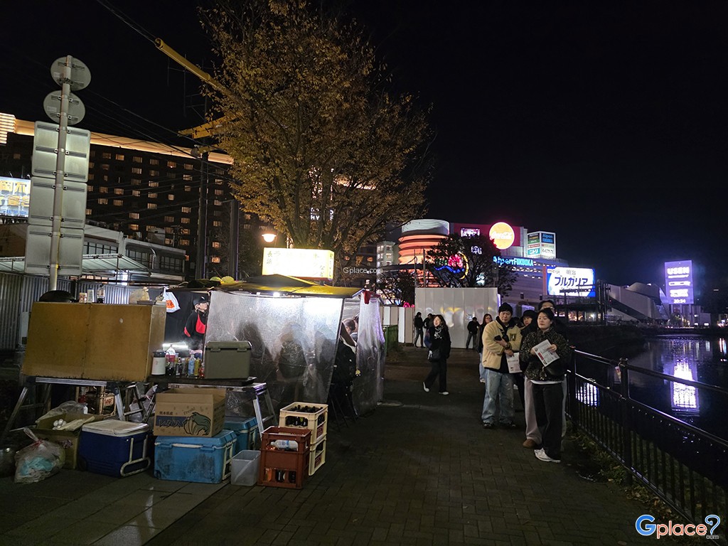 Улица Фукуока Накасу с Фуд-кортами