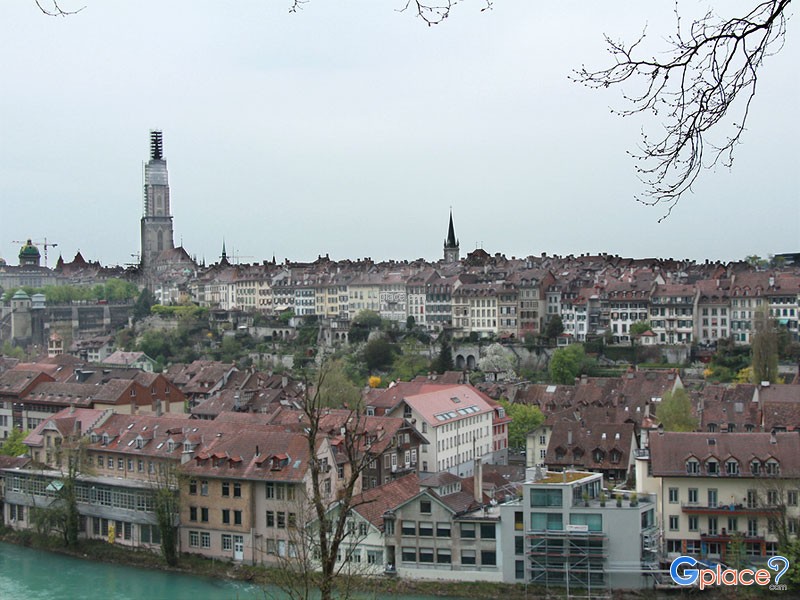 Viewpoint of Bern Old Town behind Bear Park