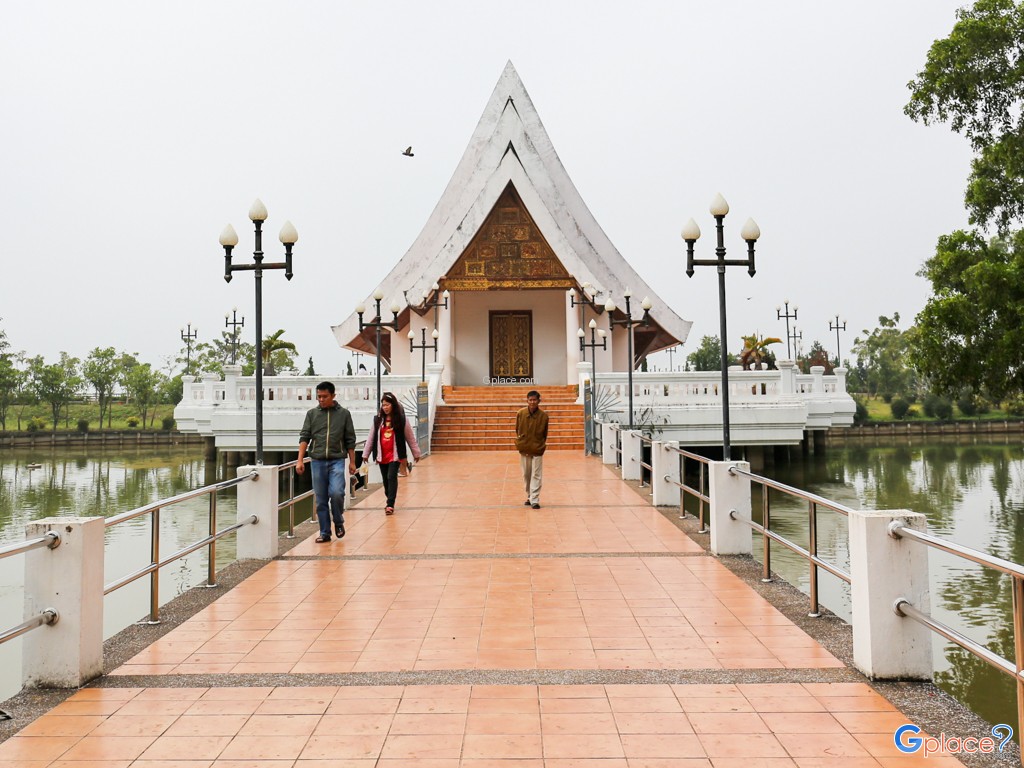 Si Khom Kham寺