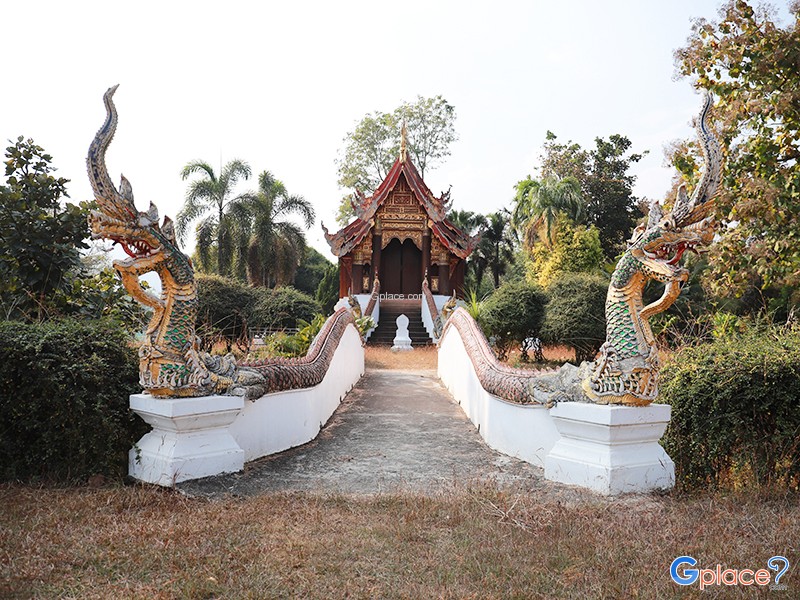 Wat Pa Daet Mae Chaem District