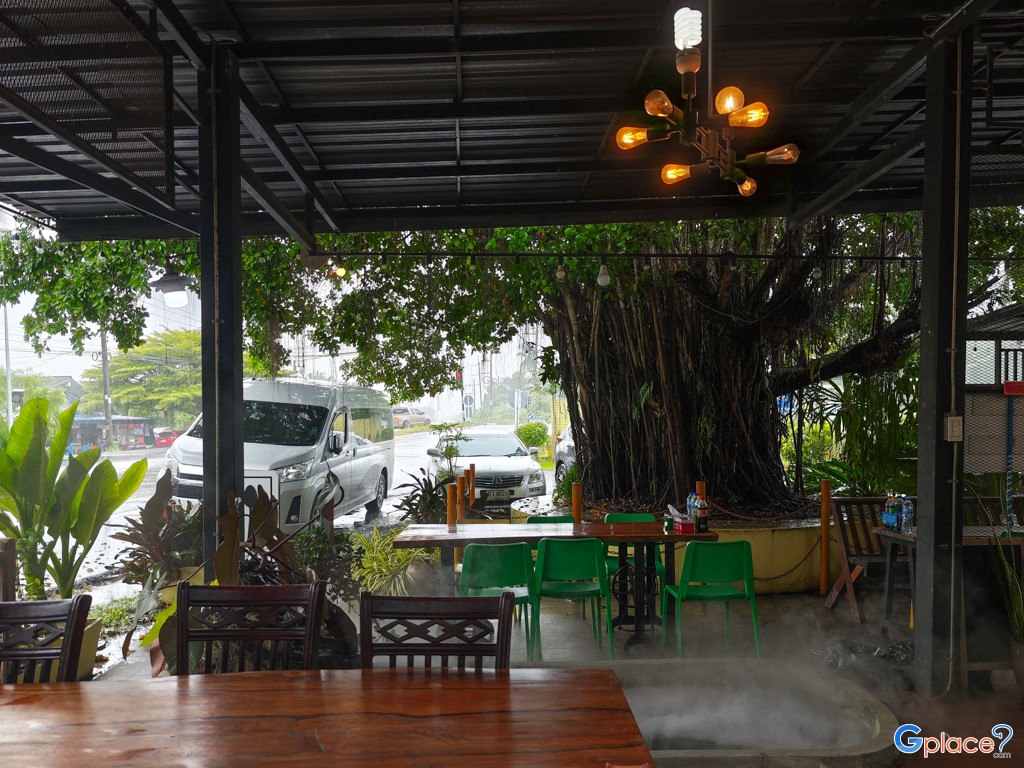 ครัวต้นฝน