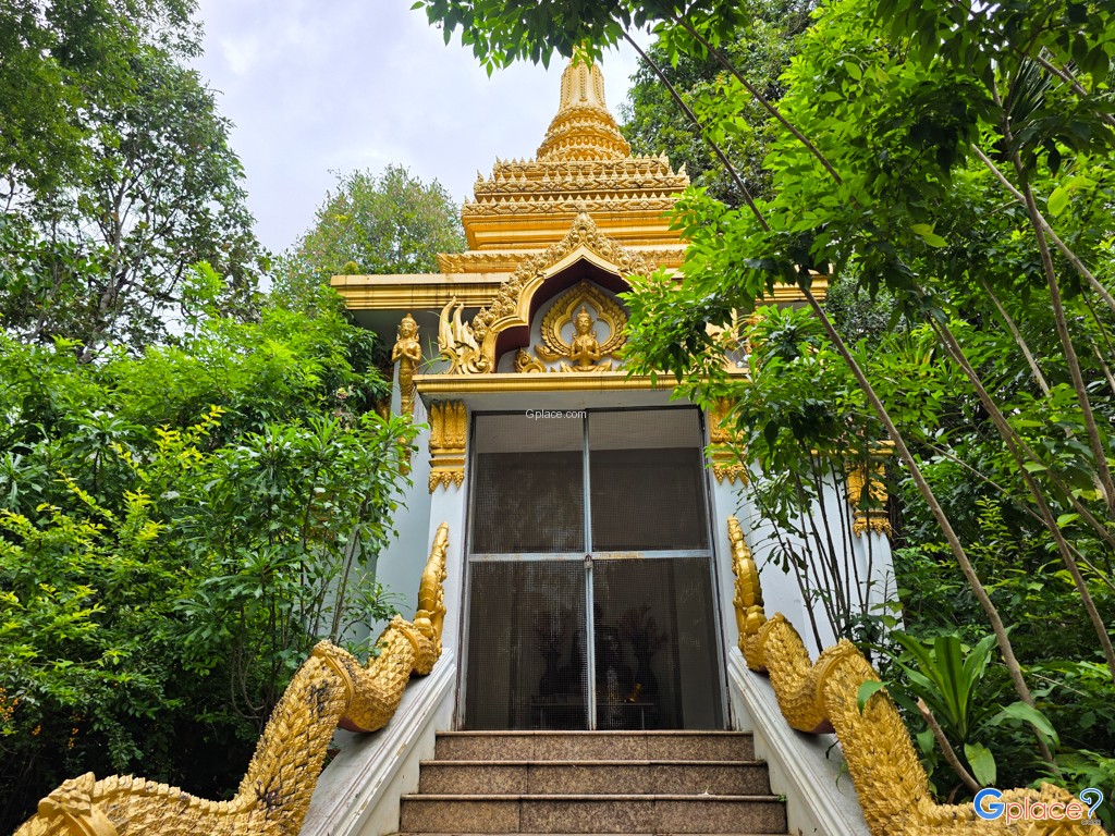 วัดถ้ำพวง และพิพิธภัณฑ์หลวงปู่วัน อุตตโม