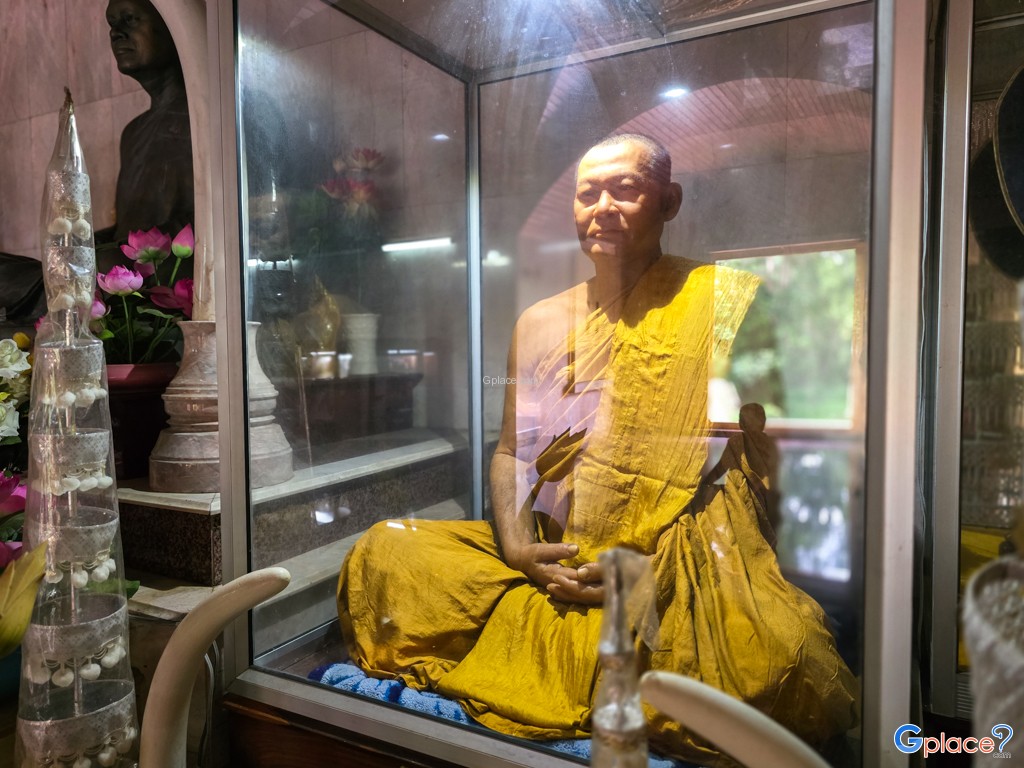 วัดถ้ำพวง และพิพิธภัณฑ์หลวงปู่วัน อุตตโม