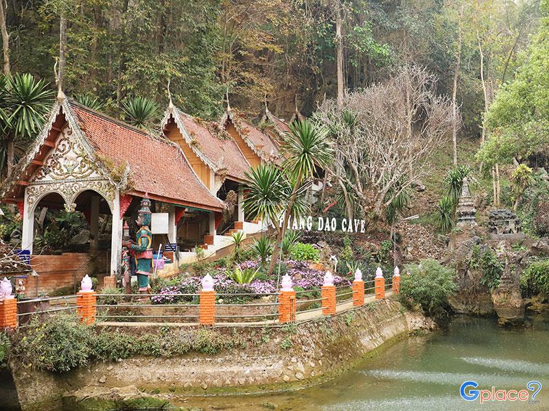 Wat Chiang Dao Cave