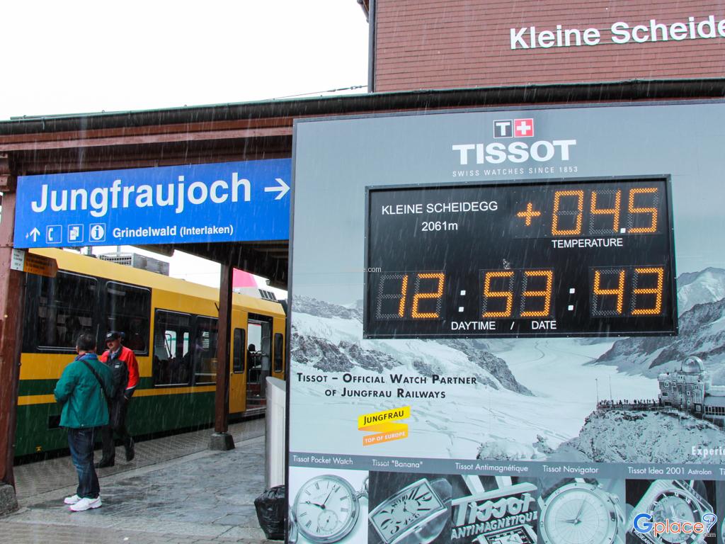 สถานีรถไฟจุงเฟรา