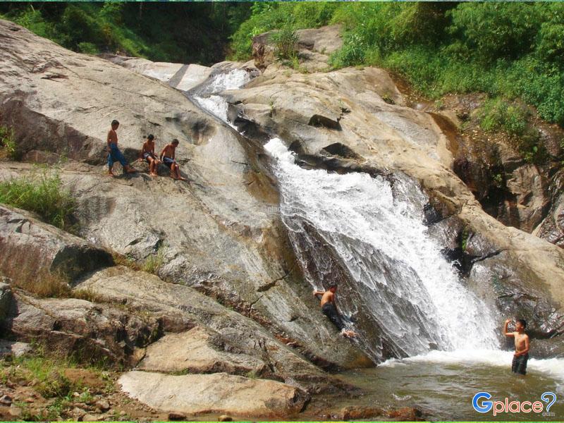 น้ำตกแม่อูคอ Mae U Kho Waterfall