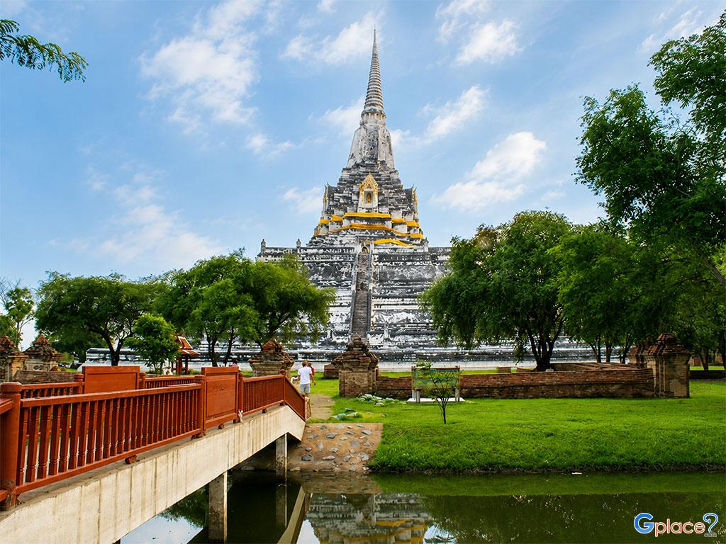 Temple Phu Khao Thong  Ayutthaya