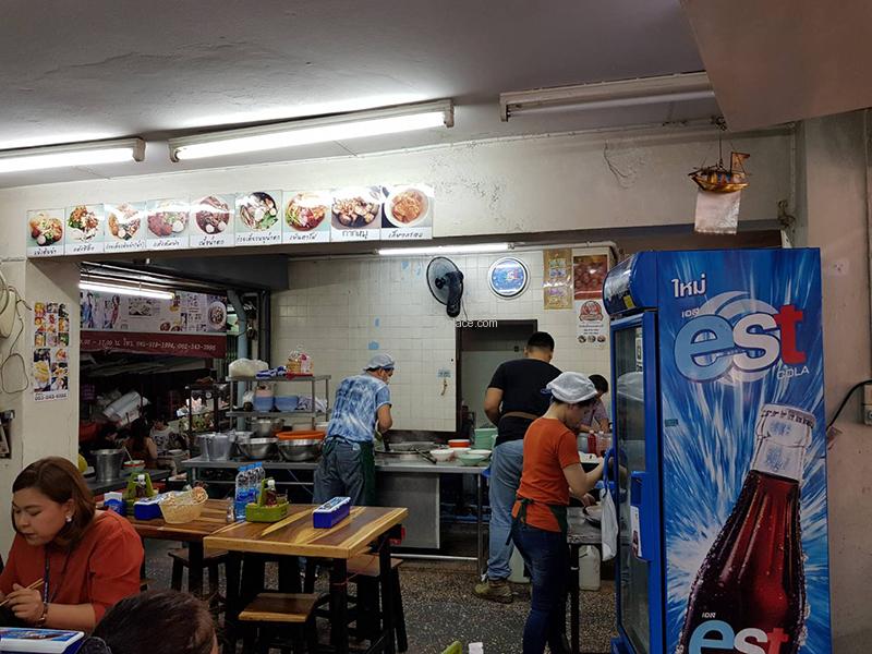 ร้านลุงก๋วยเตี๋ยวเรือ ประตูน้ำ Uncle s Noodle