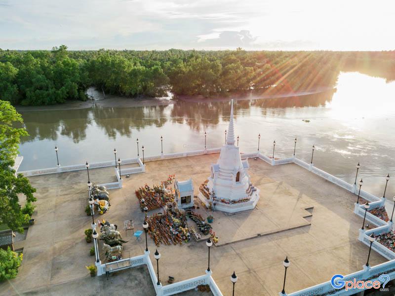 อนุสรณ์สถานพระสถูปเจดีย์ สมเด็จพระเจ้าตากสินมหาราช