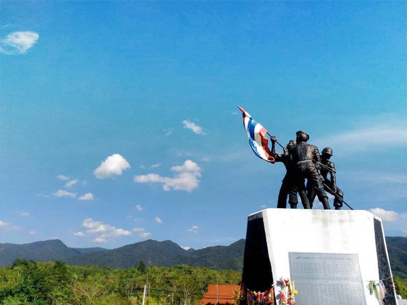 The heroes of Pho To Tho Thung Chang Monument