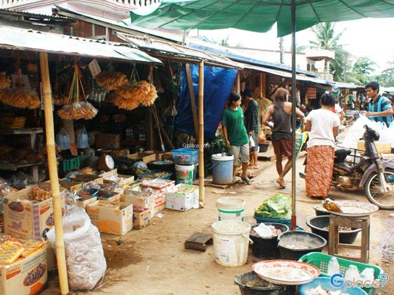 ตลาดเมืองพญาตองสู