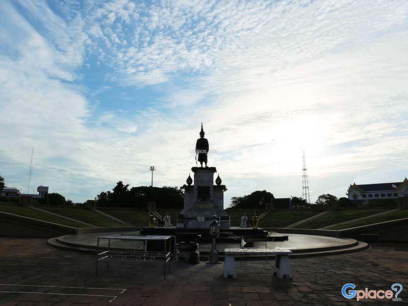 พระบรมราชานุสาวรีย์พระนารายณ์ฯ