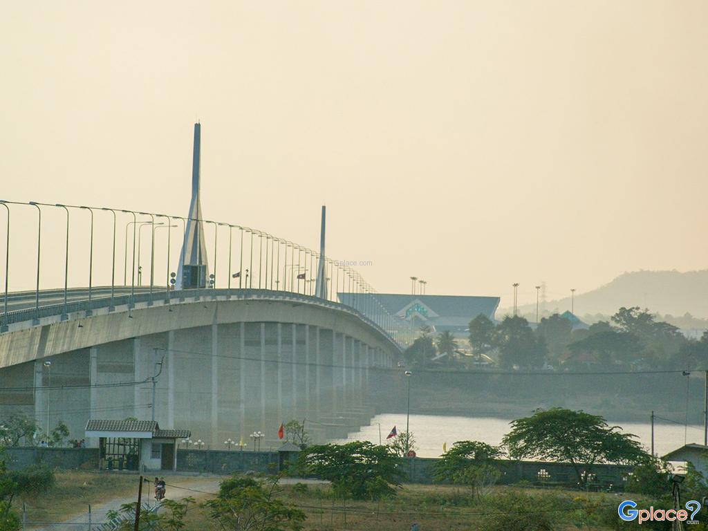 สะพานมิตรภาพลาว ไทย สะหวันนะเขต มุกดาหาร