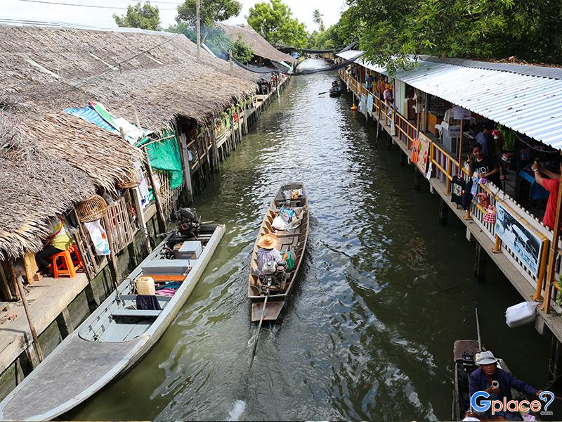 Klong Ladmayom Floating Market