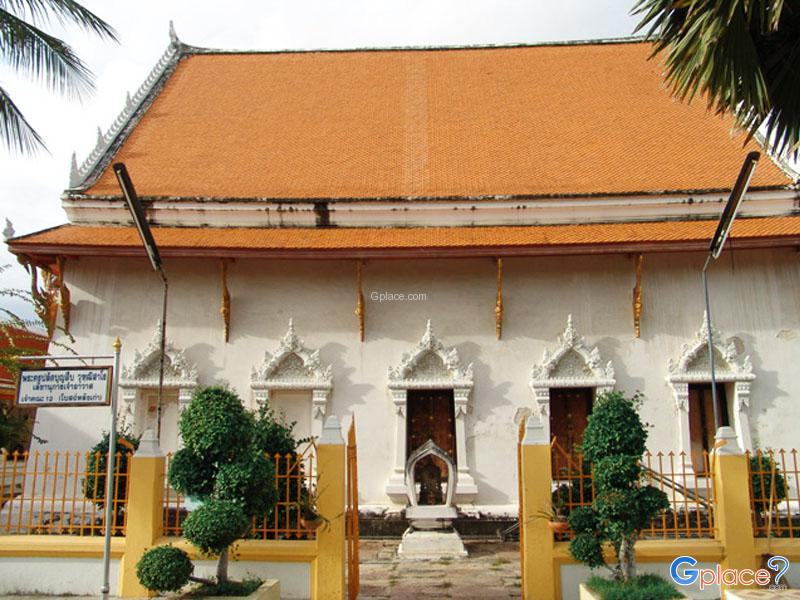Wat Klang Worawihan Samut Prakan