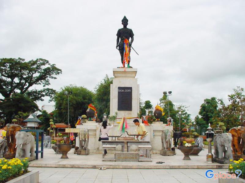 King Meng Rai Monument