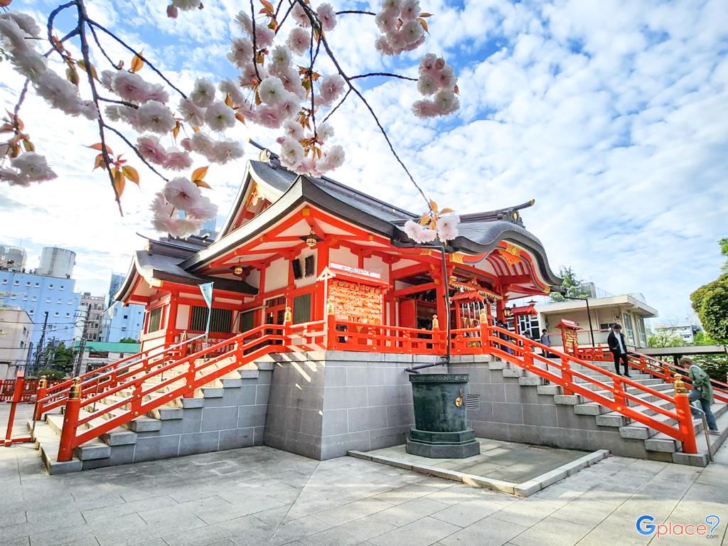 Hanazono Shrine