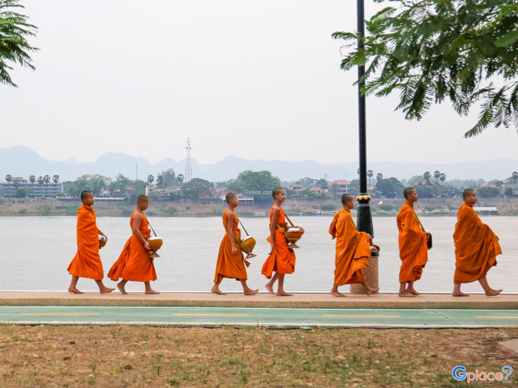 Riverside Promenade