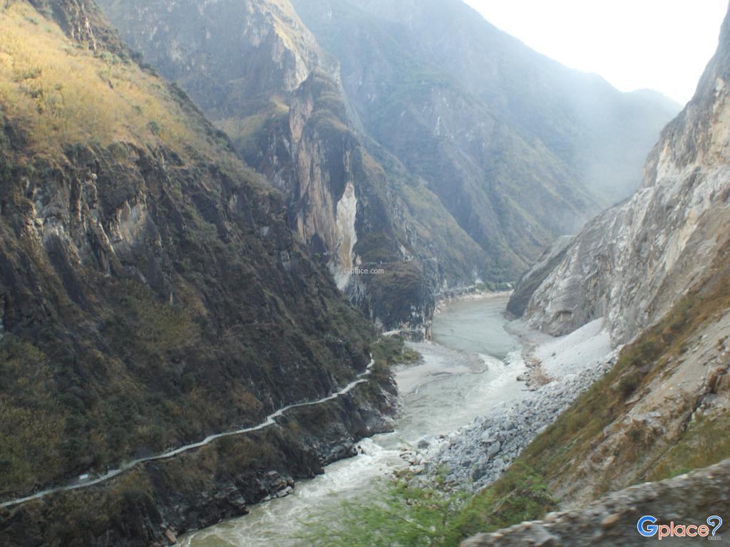 หุบเขาเสือกระโจน