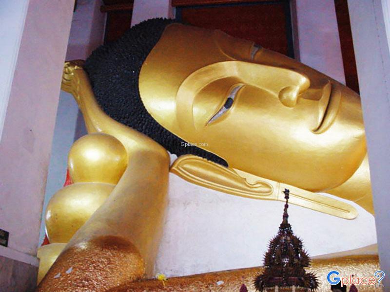 Wat Phra Non Chaksi