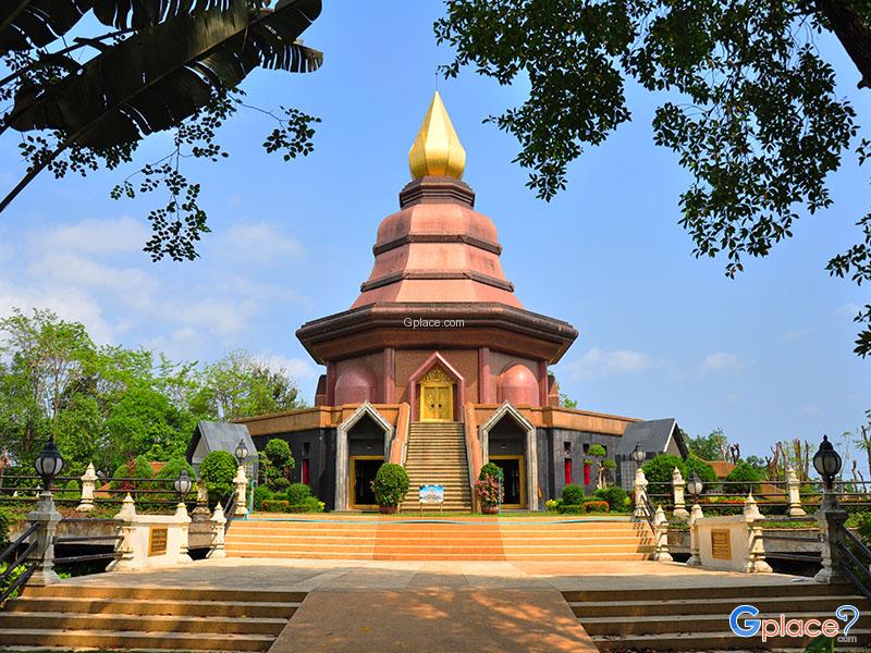 Wat Phai Lom Muang Trat District