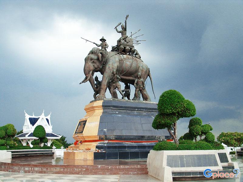 素丽瑶泰王后纪念碑