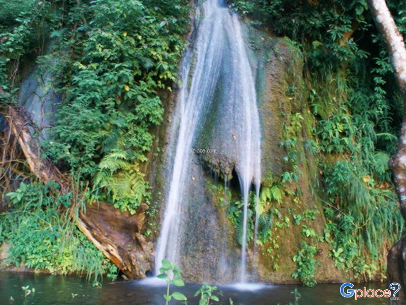 Mae Ka Sa Waterfall