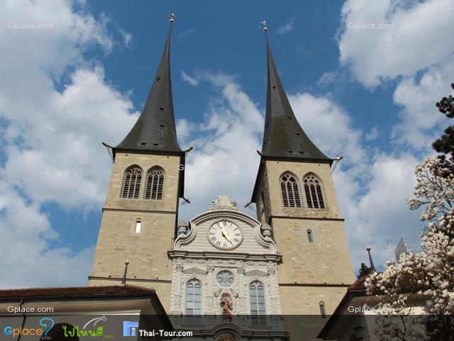 Hofkirche Saint Leodegar Church