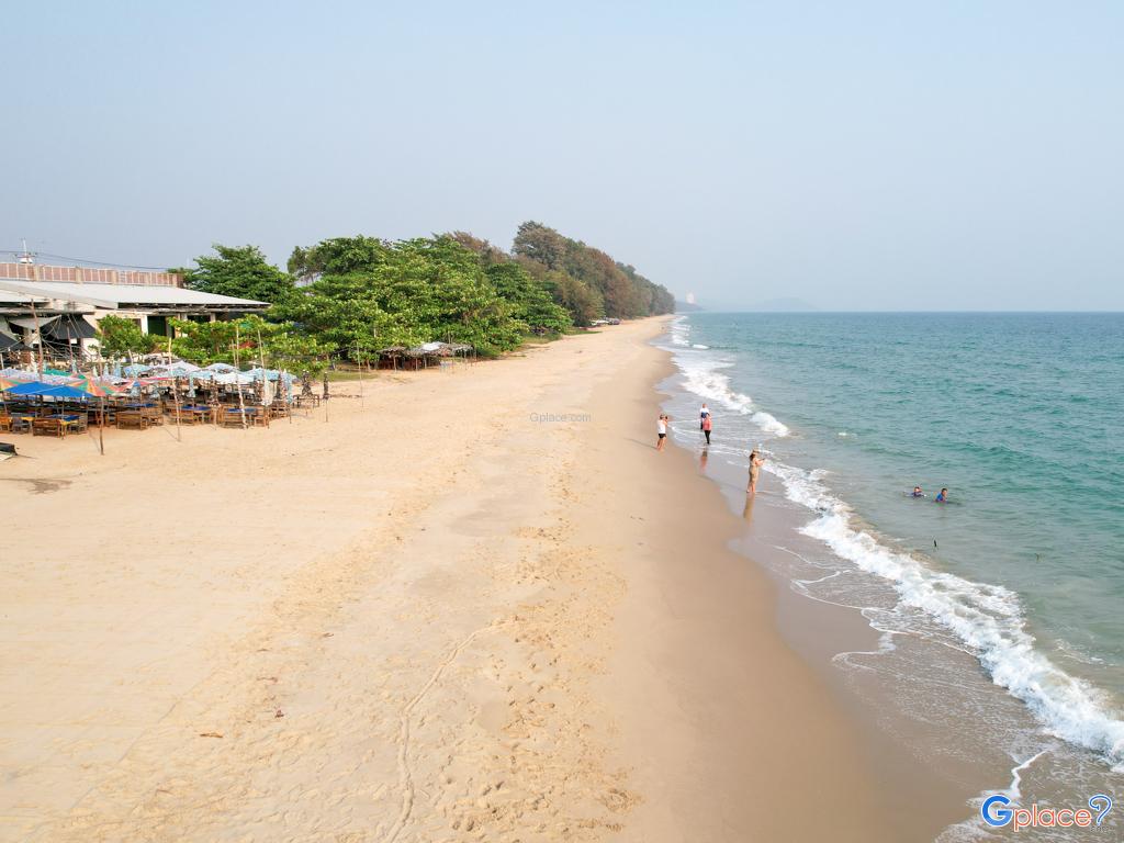 Mae Rumphueng Beach