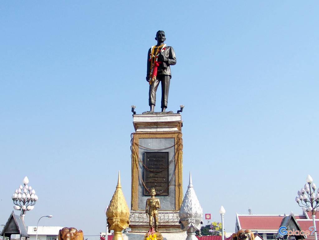 Phraya Phakdi Chumphon Monument