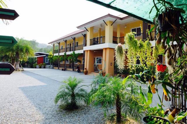 บ้านสวนริมน้ำ ปากช่อง