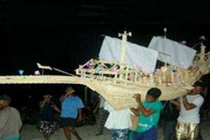 利安岛的传统船浮