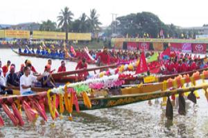 Phimai传统长船比赛