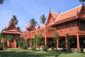 งานเฉลิมพระเกียรติพระบาทสมเด็จพระพุทธเลิศหล้านภาลัย ปี 2555